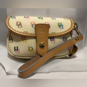 Vintage Dooney & Bourke wristlet